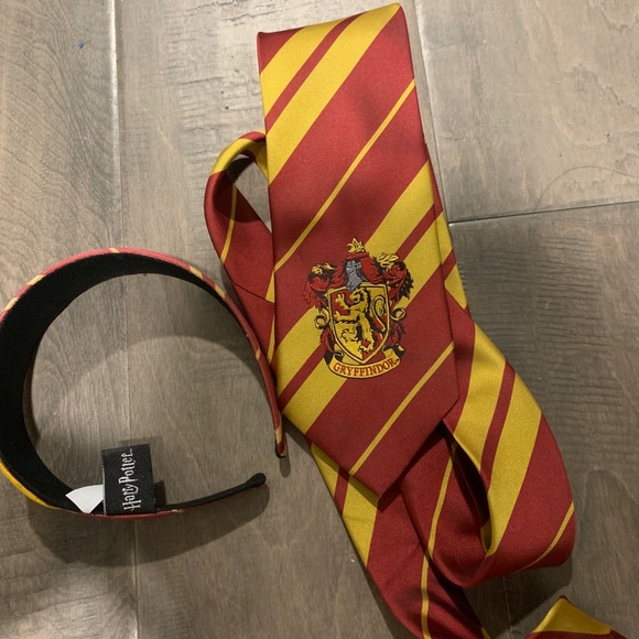 Likely new Harrypotter costumes!!! - Picture 4 of 5